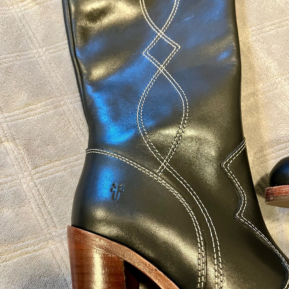 Frye Corinne Knee-High western women Boots. New with out tags. Size 6 - Picture 3 of 7